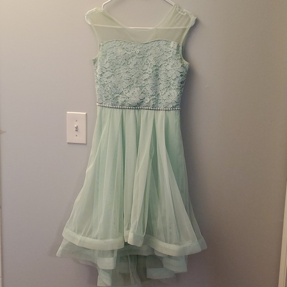 Juniors mint green dress.